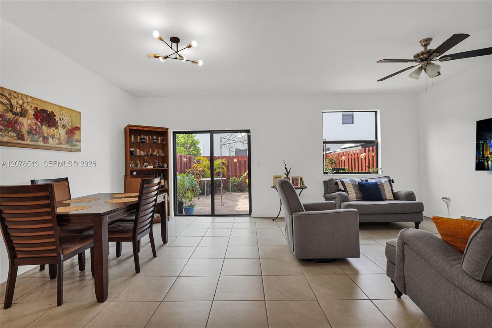 Ver detalles 13043 4 / 3 1916 sq. ft. $ 2026-09-14 0 foto