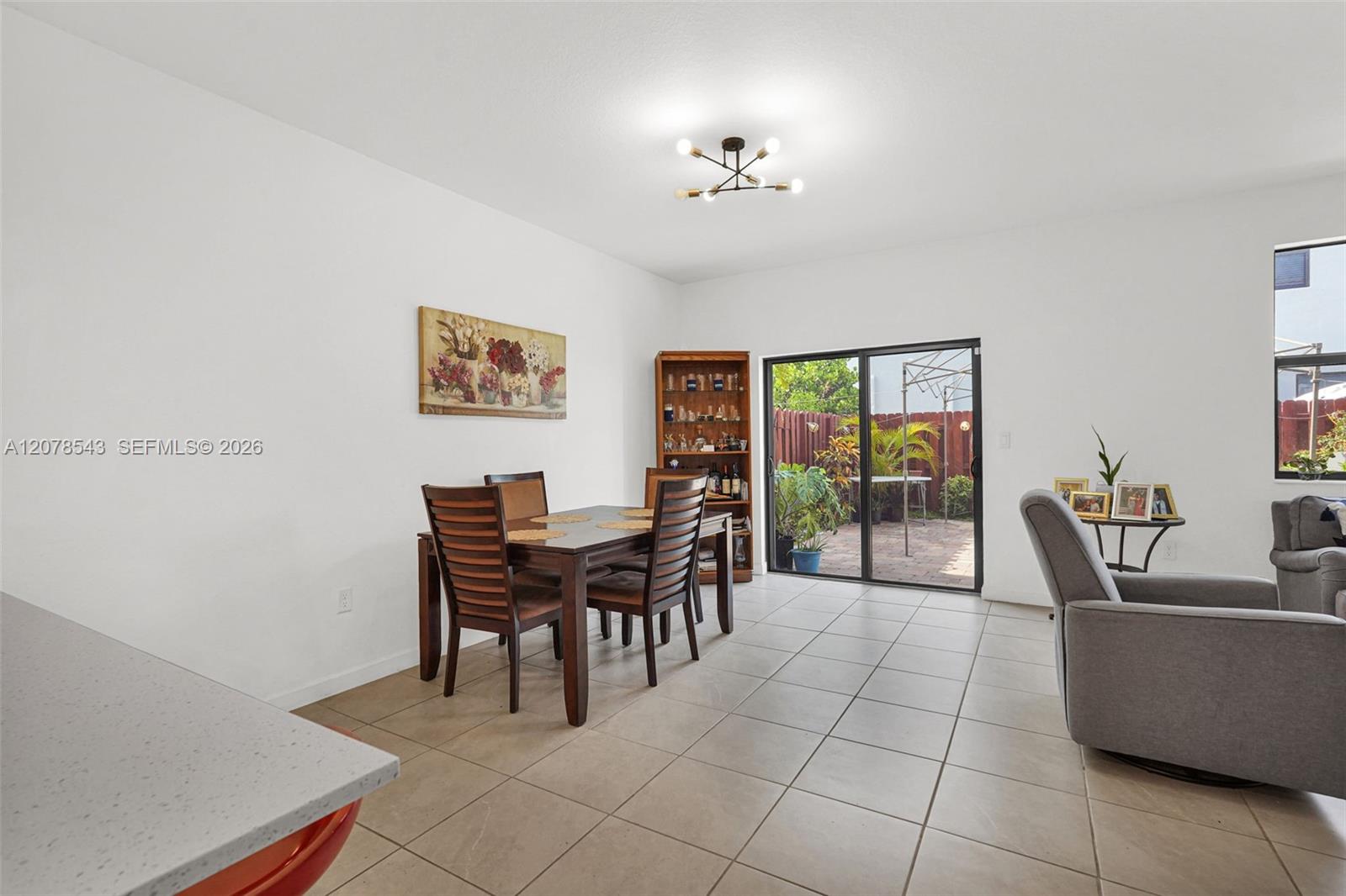 Ver detalles 13043 4 / 3 1916 sq. ft. $ 2026-09-14 0 foto