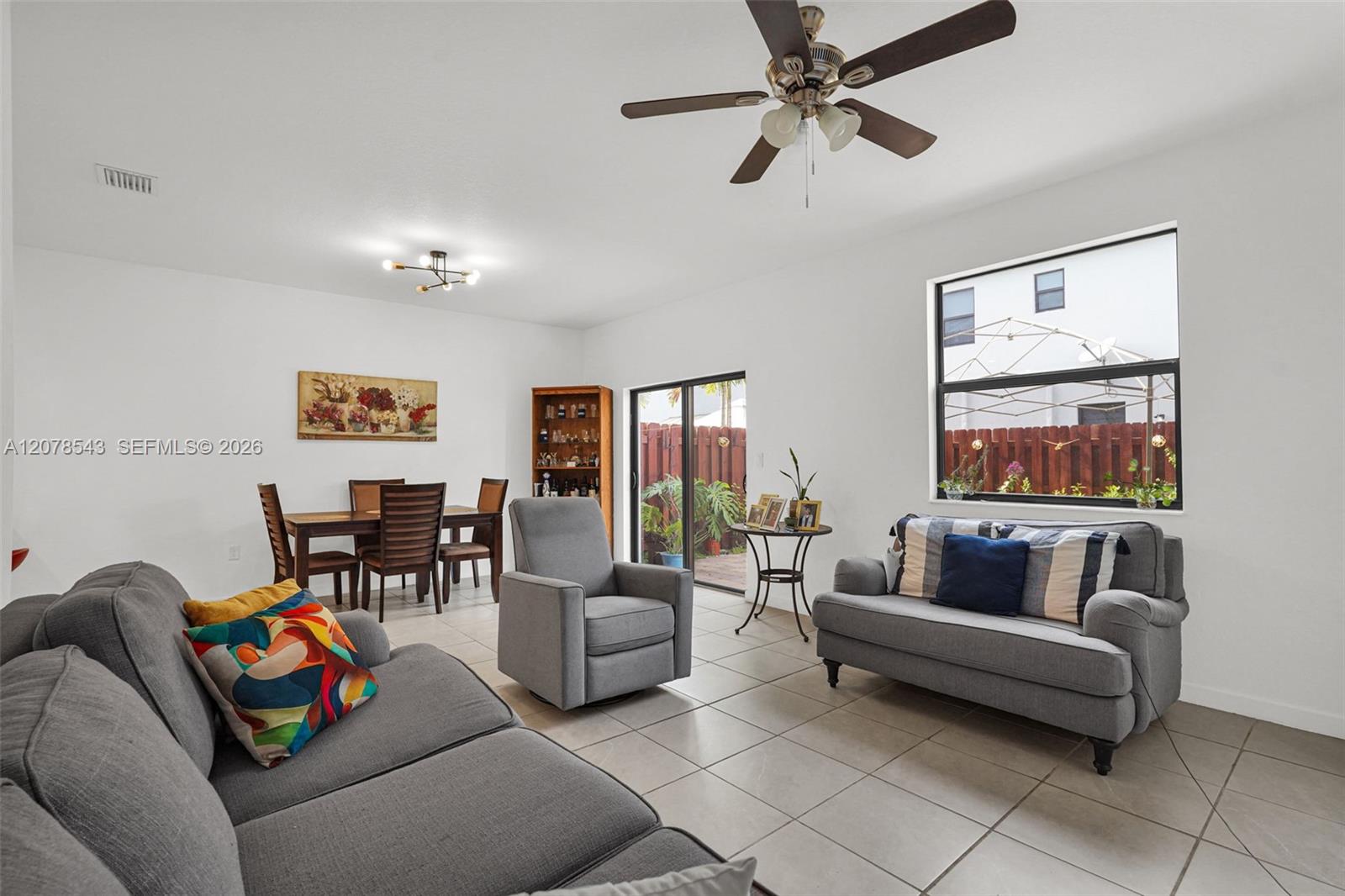 Ver detalles 13043 4 / 3 1916 sq. ft. $ 2026-09-14 0 foto