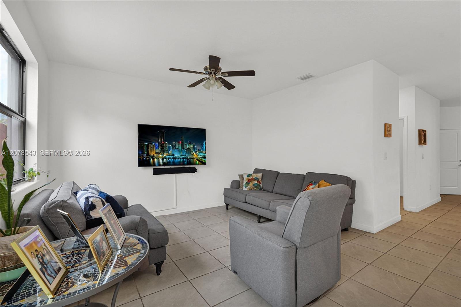 Ver detalles 13043 4 / 3 1916 sq. ft. $ 2026-09-14 0 foto