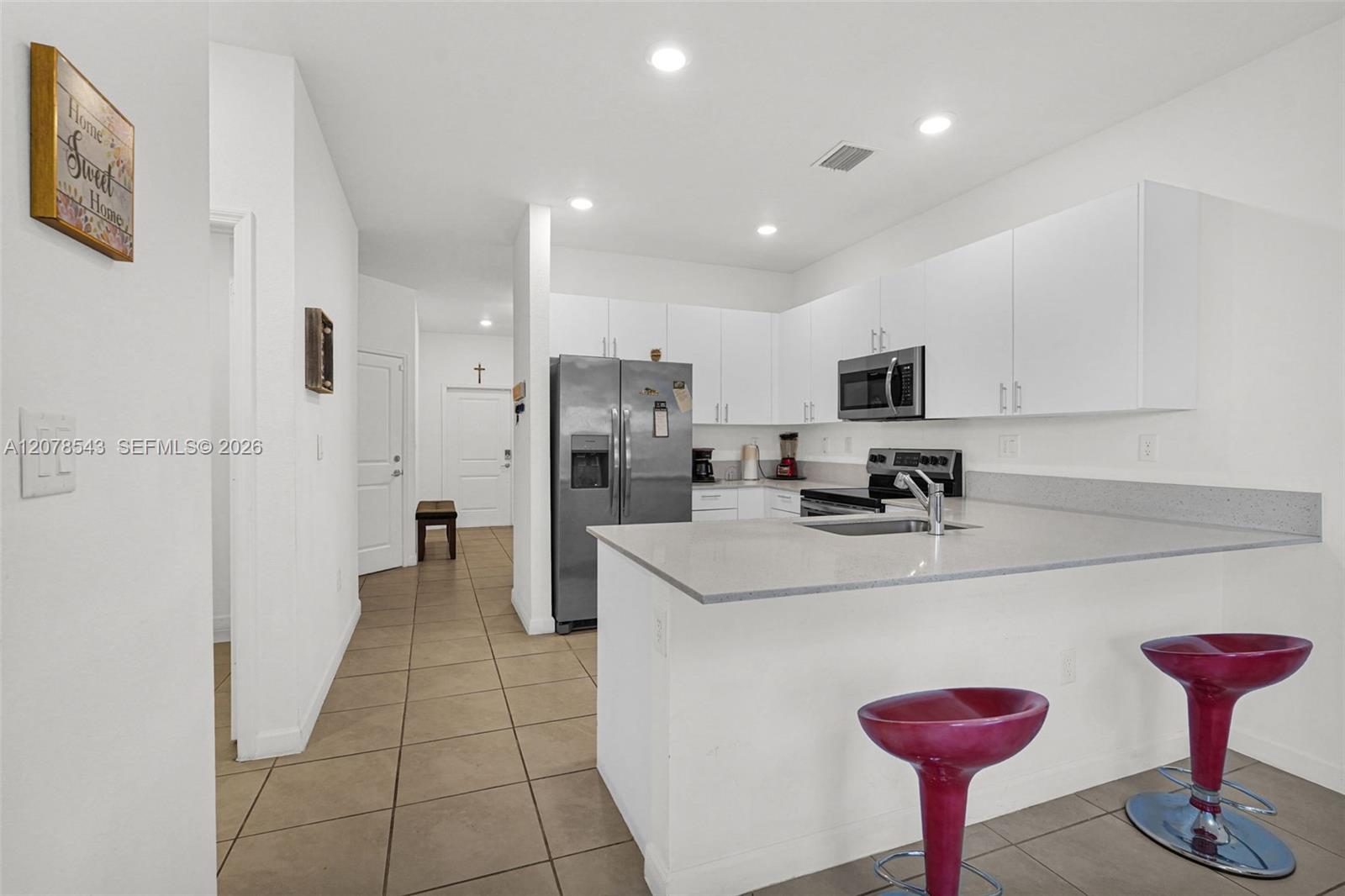 Ver detalles 13043 4 / 3 1916 sq. ft. $ 2026-09-14 0 foto