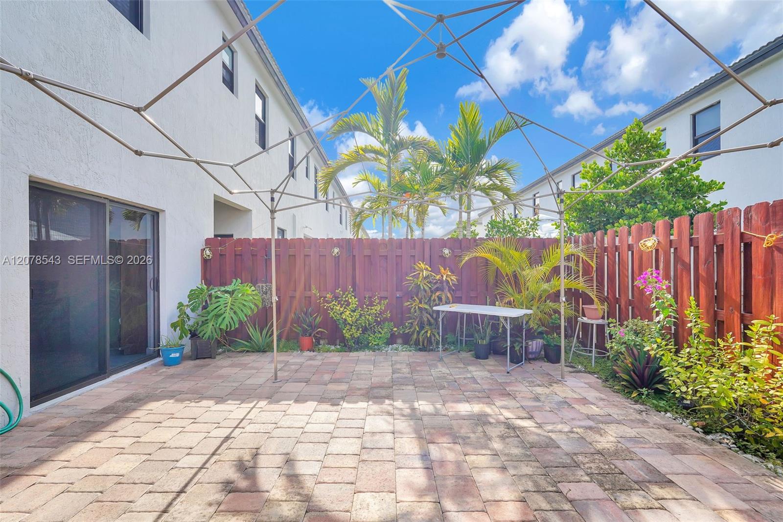 Ver detalles 13043 4 / 3 1916 sq. ft. $ 2026-09-14 0 foto