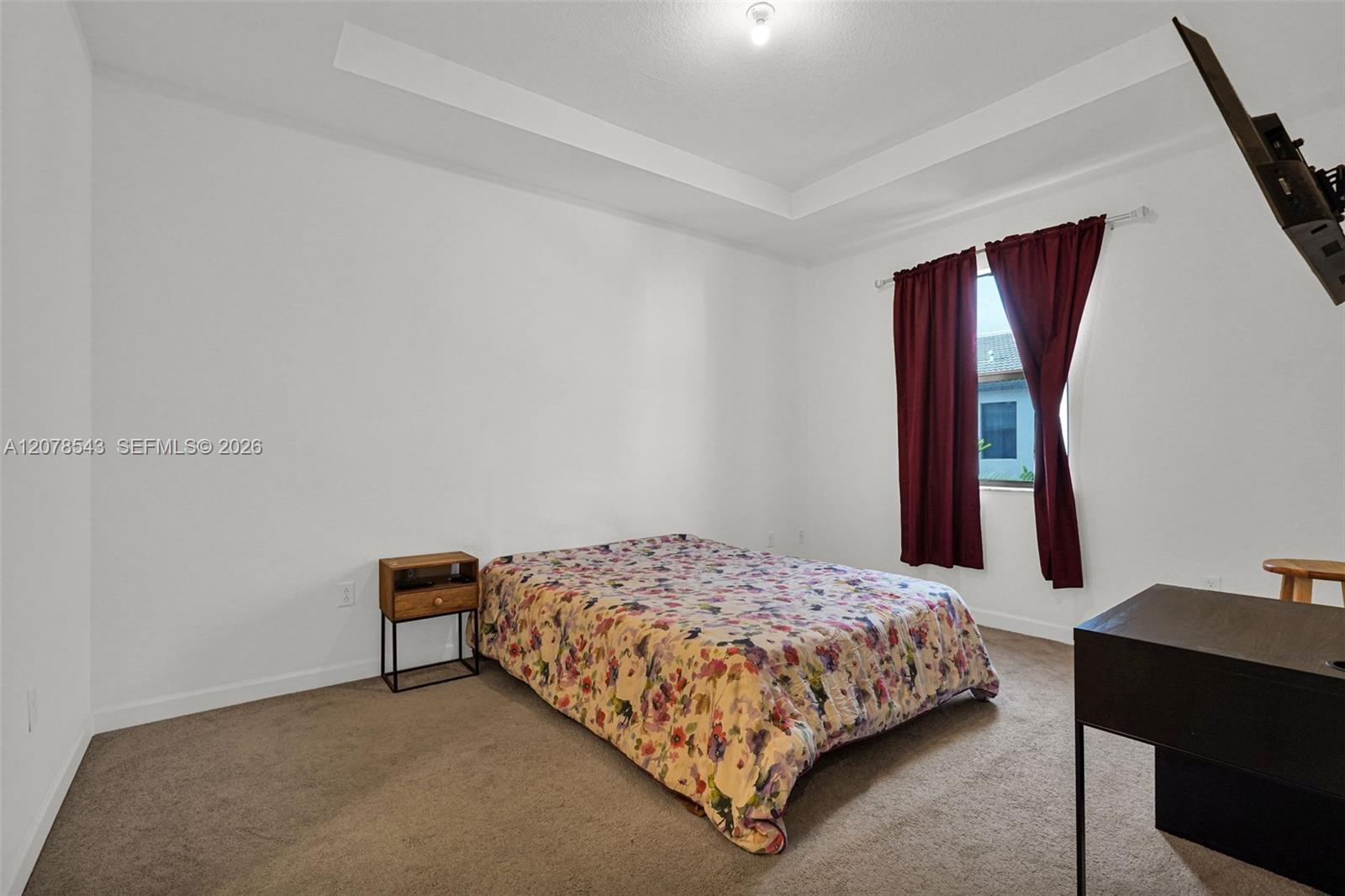 Ver detalles 13043 4 / 3 1916 sq. ft. $ 2026-09-14 0 foto