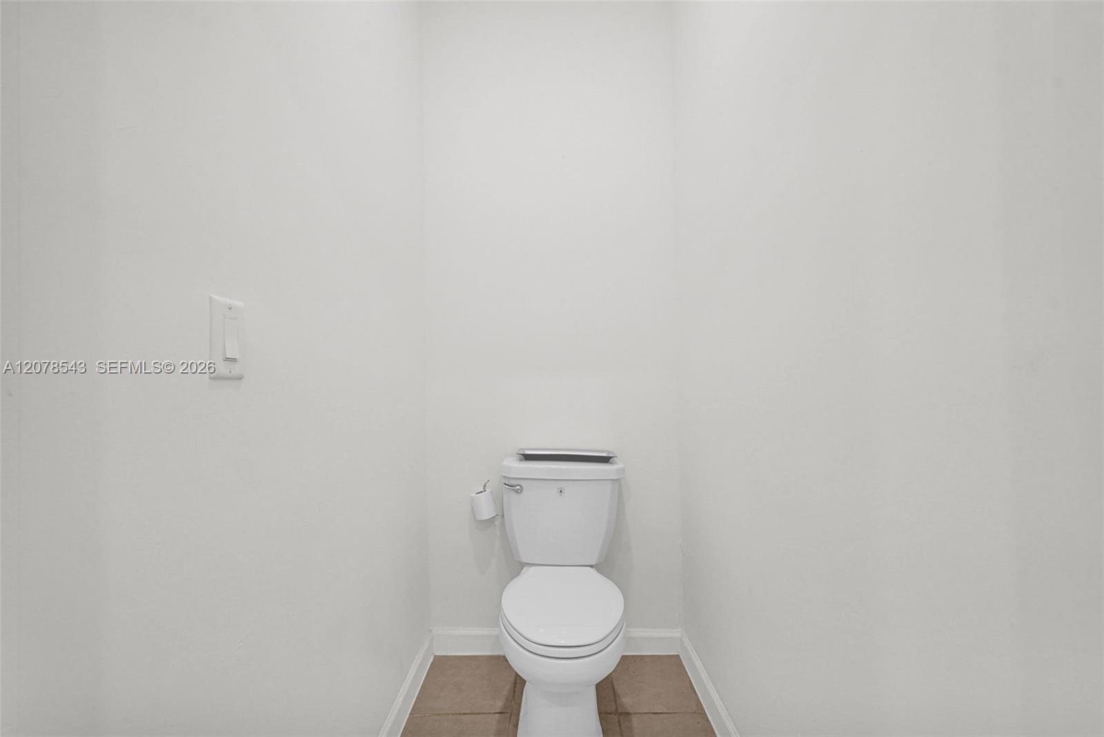 Ver detalles 13043 4 / 3 1916 sq. ft. $ 2026-09-14 0 foto