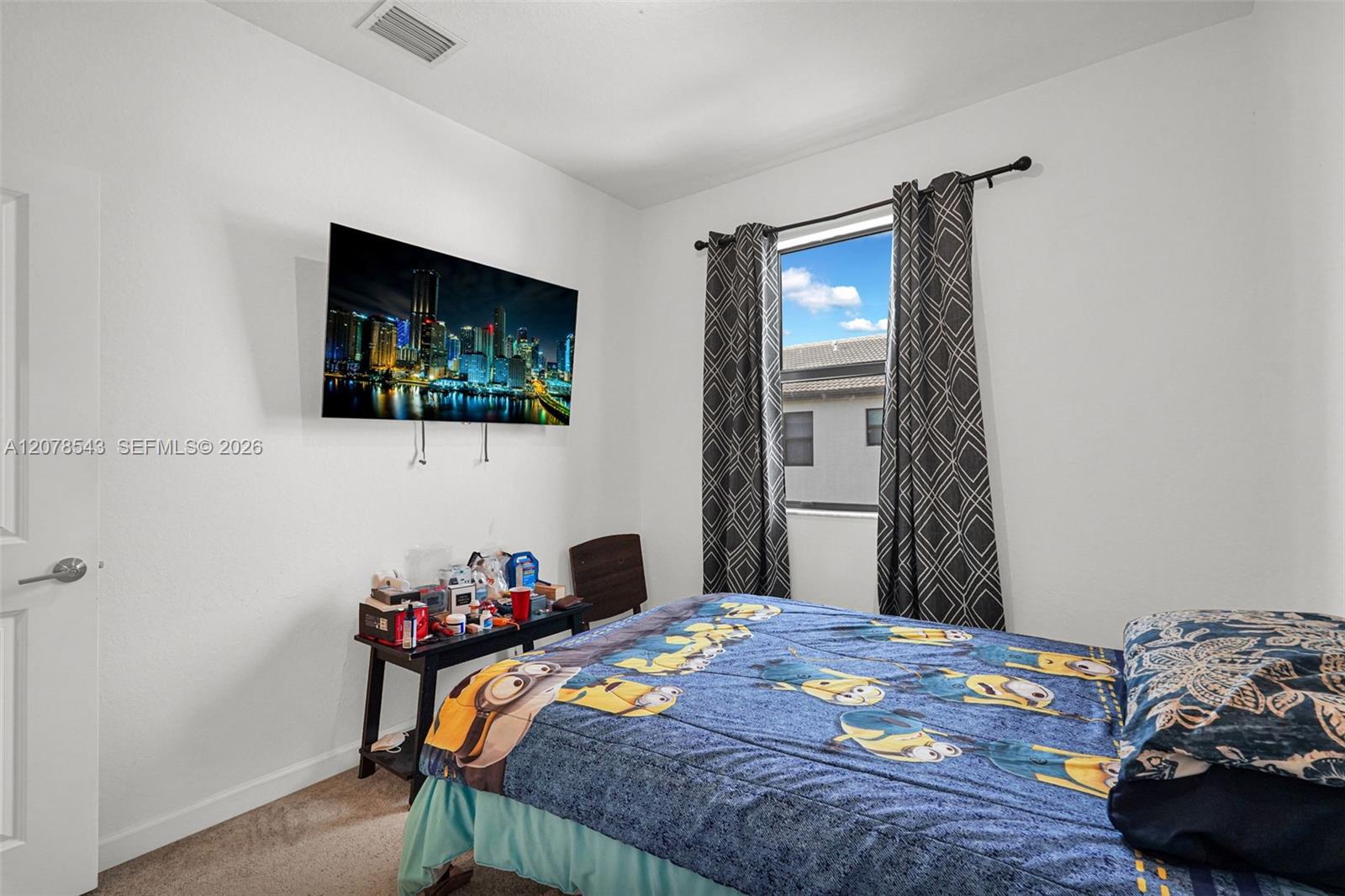 Ver detalles 13043 4 / 3 1916 sq. ft. $ 2026-09-14 0 foto