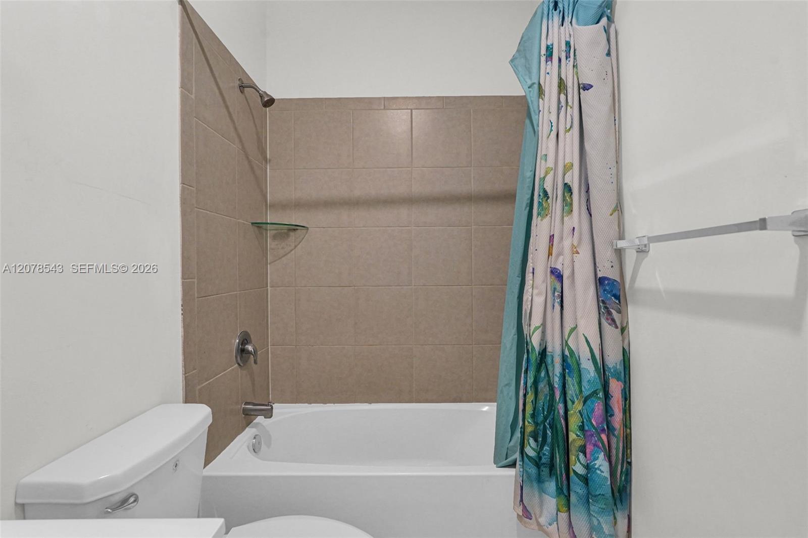 Ver detalles 13043 4 / 3 1916 sq. ft. $ 2026-09-14 0 foto