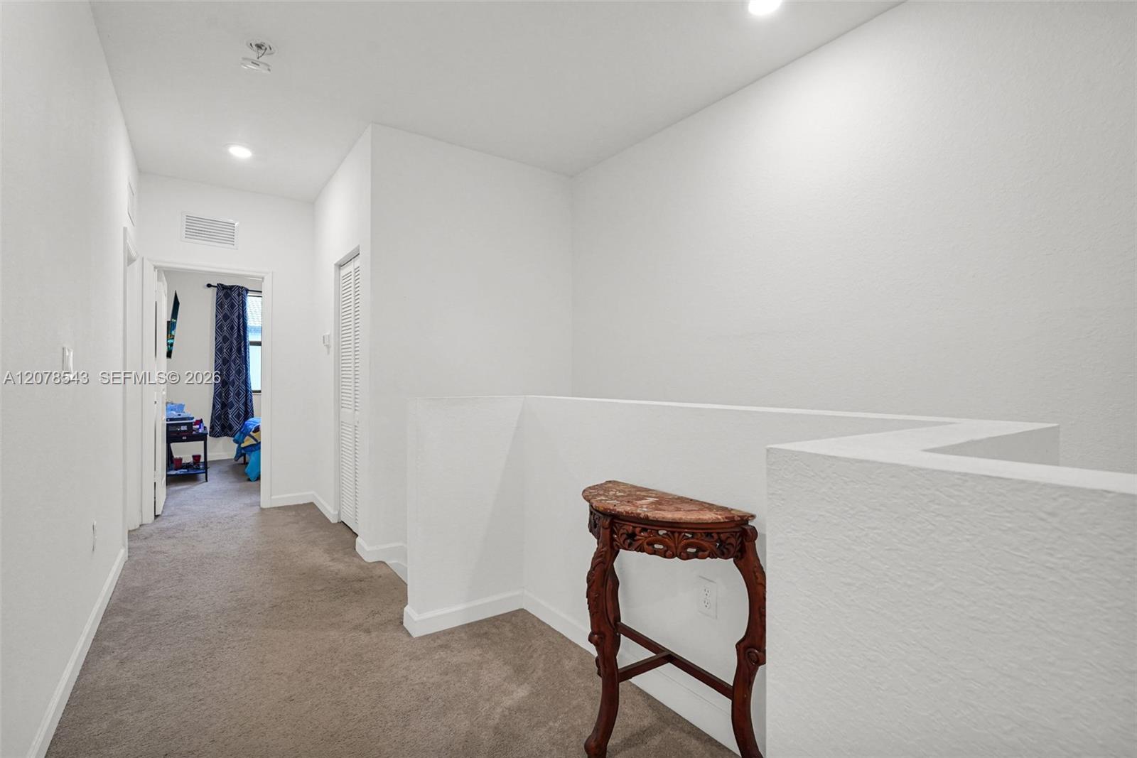 Ver detalles 13043 4 / 3 1916 sq. ft. $ 2026-09-14 0 foto