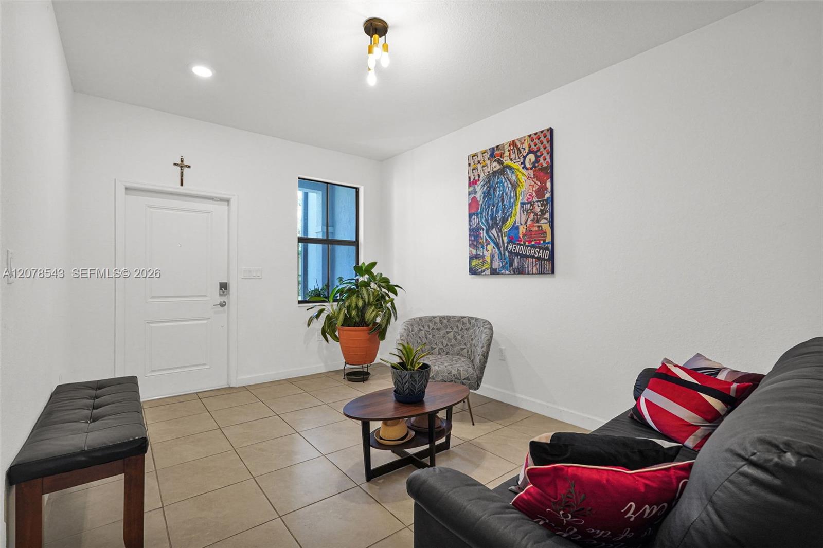 Ver detalles 13043 4 / 3 1916 sq. ft. $ 2026-09-14 0 foto