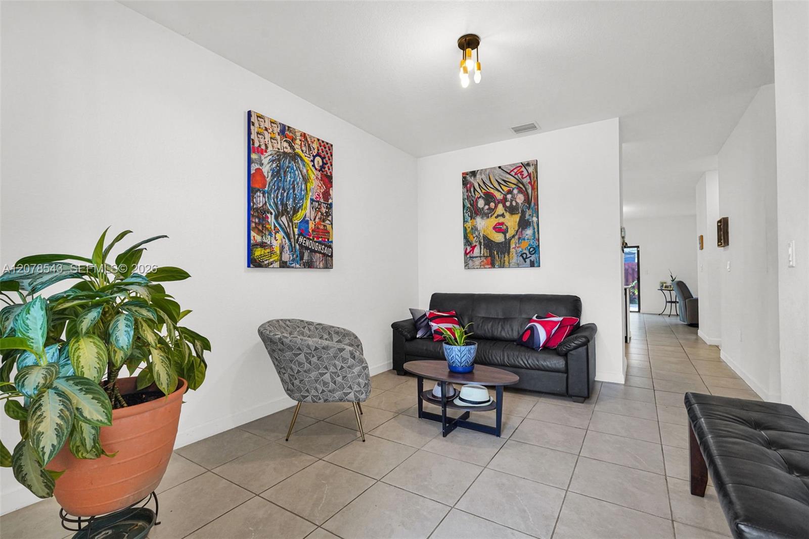 Ver detalles 13043 4 / 3 1916 sq. ft. $ 2026-09-14 0 foto