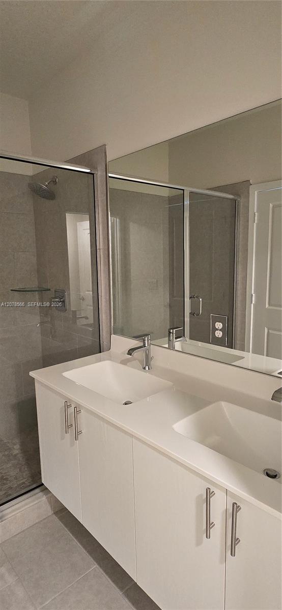 See details 4242 3 / 4 2116 sq. ft. $ 2026-08-27 0 Photo