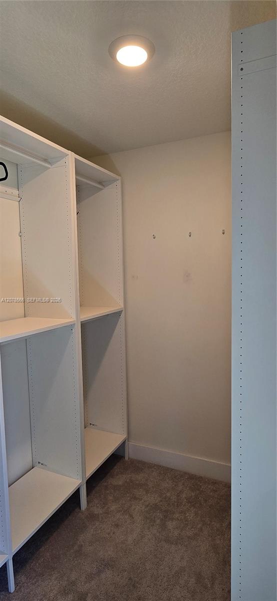 See details 4242 3 / 4 2116 sq. ft. $ 2026-08-27 0 Photo