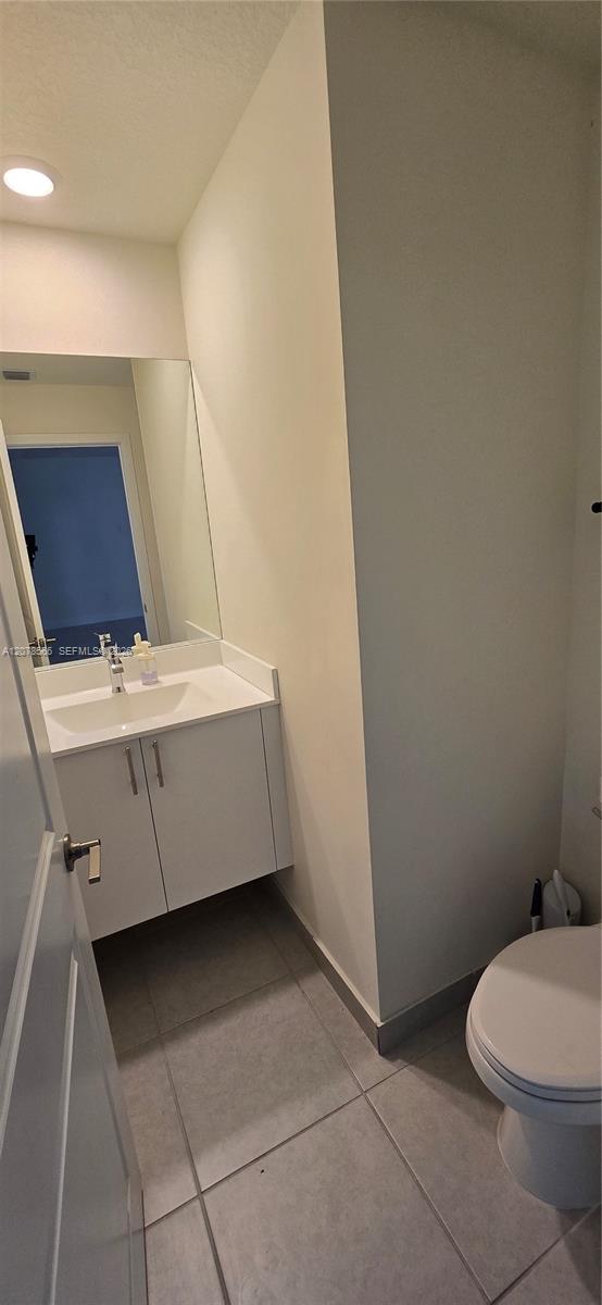 See details 4242 3 / 4 2116 sq. ft. $ 2026-08-27 0 Photo
