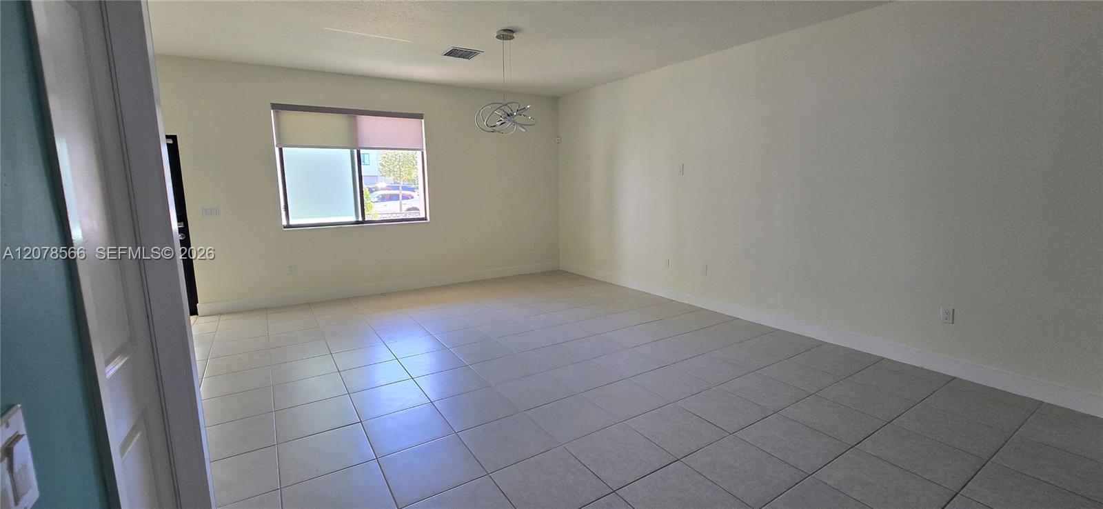 See details 4242 3 / 4 2116 sq. ft. $ 2026-08-27 0 Photo