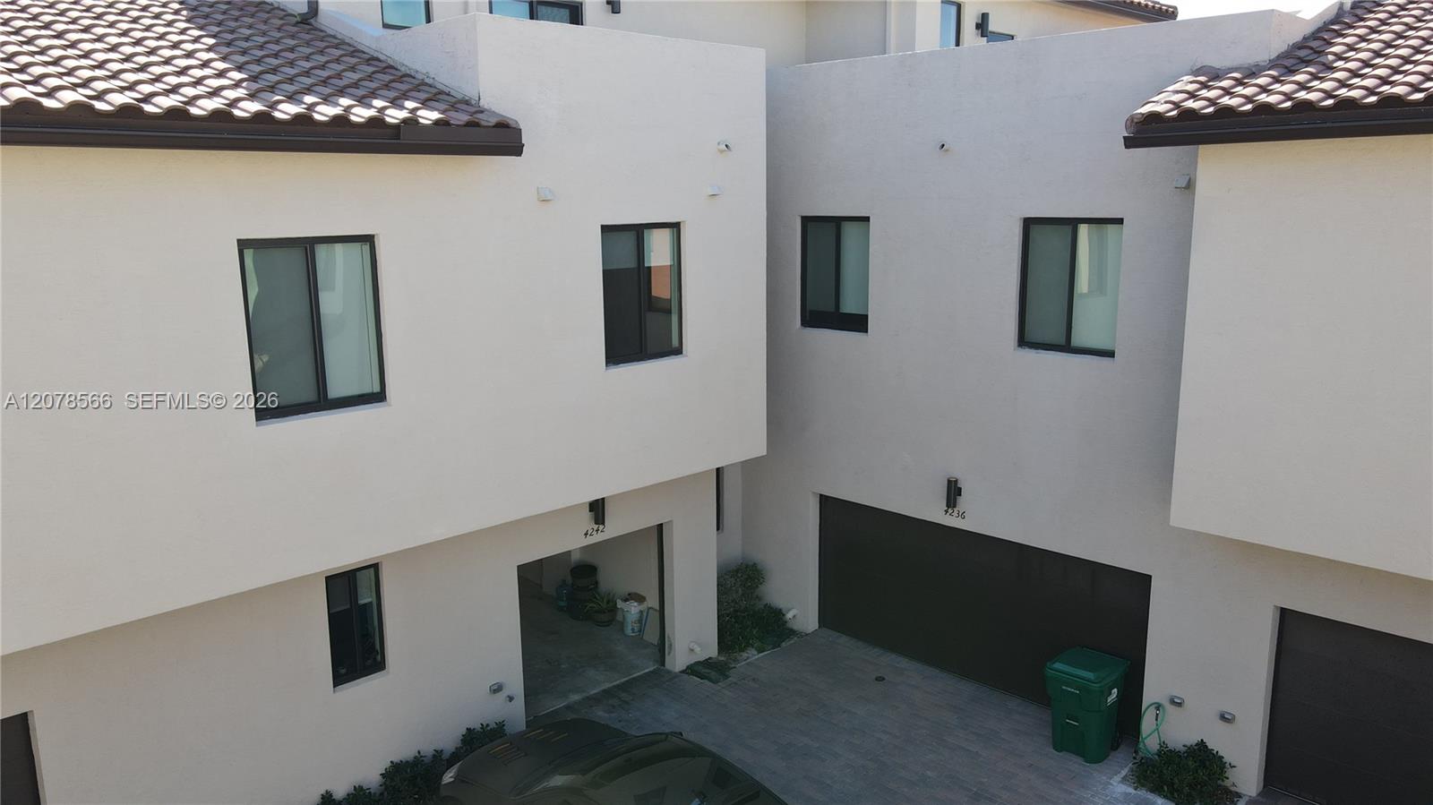 See details 4242 3 / 4 2116 sq. ft. $ 2026-08-27 0 Photo