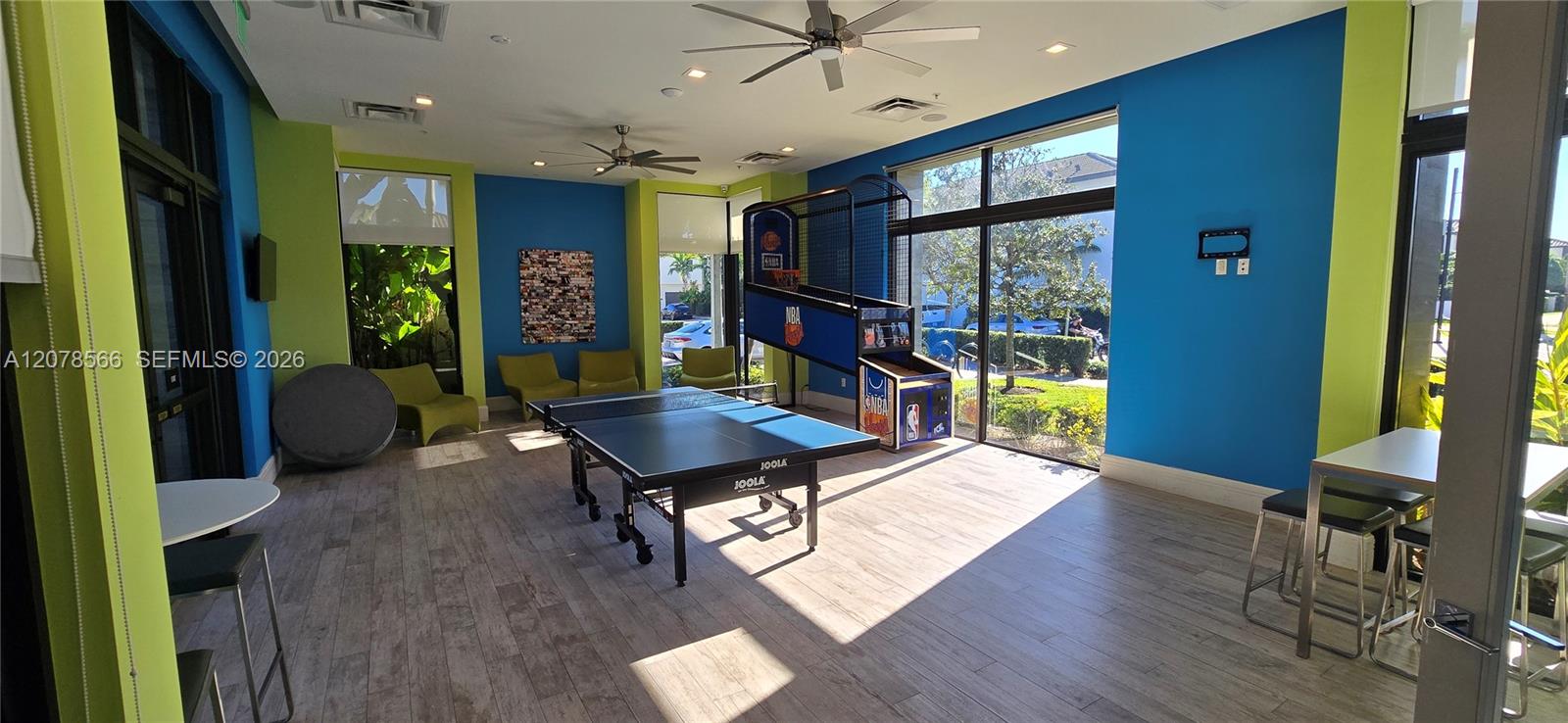 See details 4242 3 / 4 2116 sq. ft. $ 2026-08-27 0 Photo
