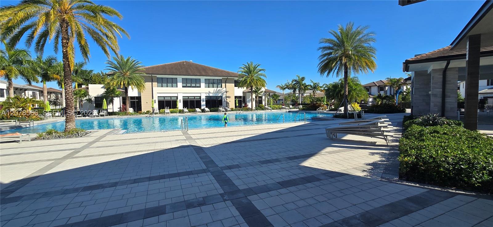 See details 4242 3 / 4 2116 sq. ft. $ 2026-08-27 0 Photo