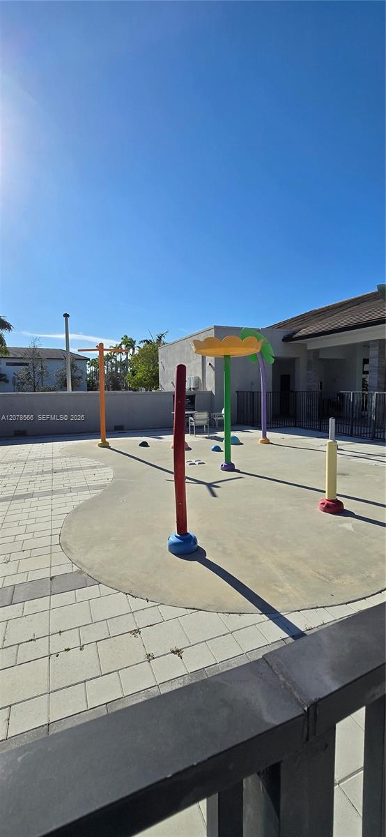 See details 4242 3 / 4 2116 sq. ft. $ 2026-08-27 0 Photo