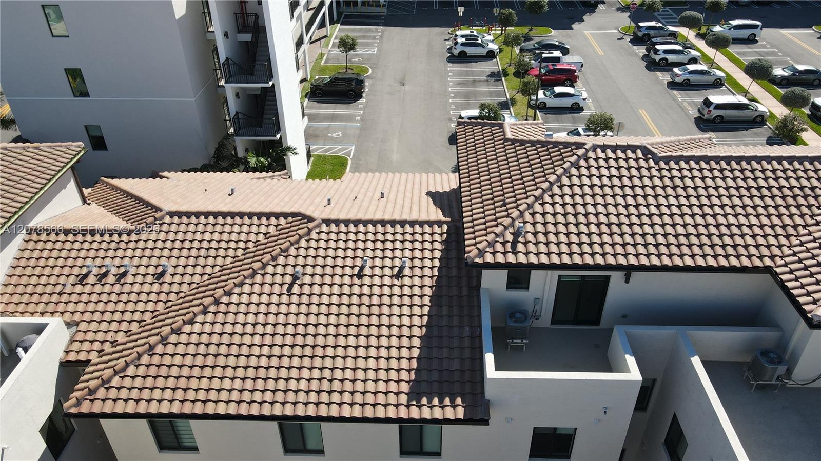 See details 4242 3 / 4 2116 sq. ft. $ 2026-08-27 0 Photo