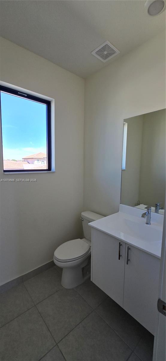 See details 4242 3 / 4 2116 sq. ft. $ 2026-08-27 0 Photo