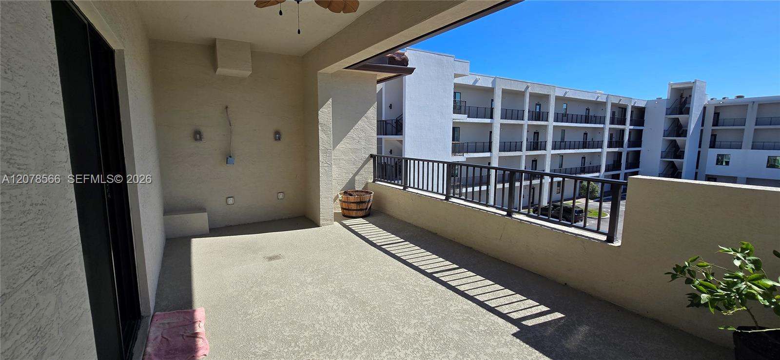 See details 4242 3 / 4 2116 sq. ft. $ 2026-08-27 0 Photo