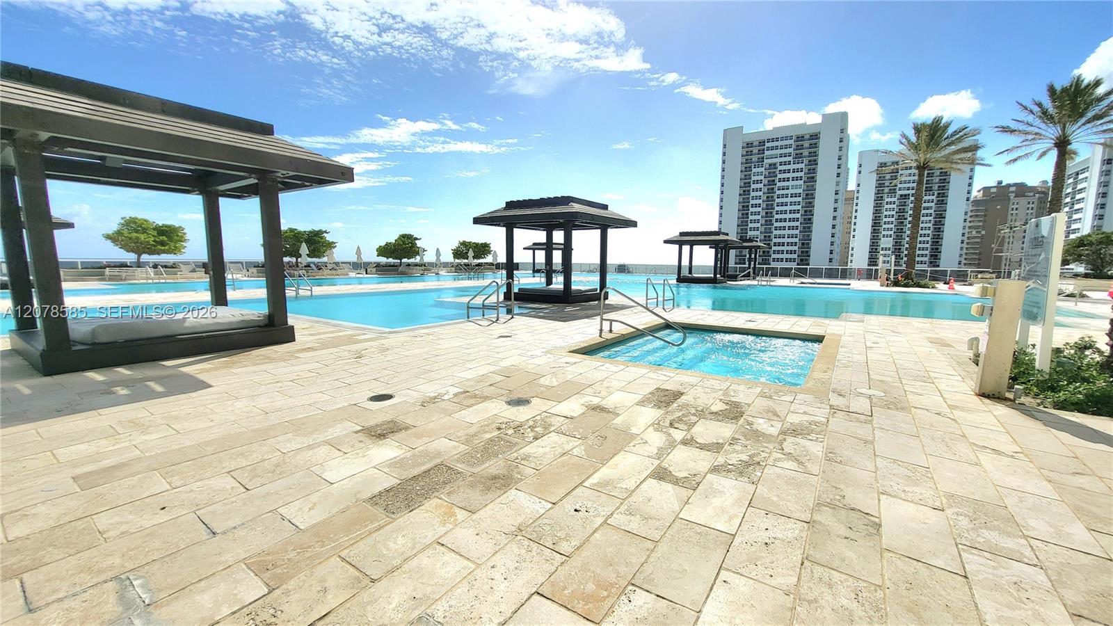 909 2 / 1 1086 sq. ft. $ 2026-08-27 0 foto