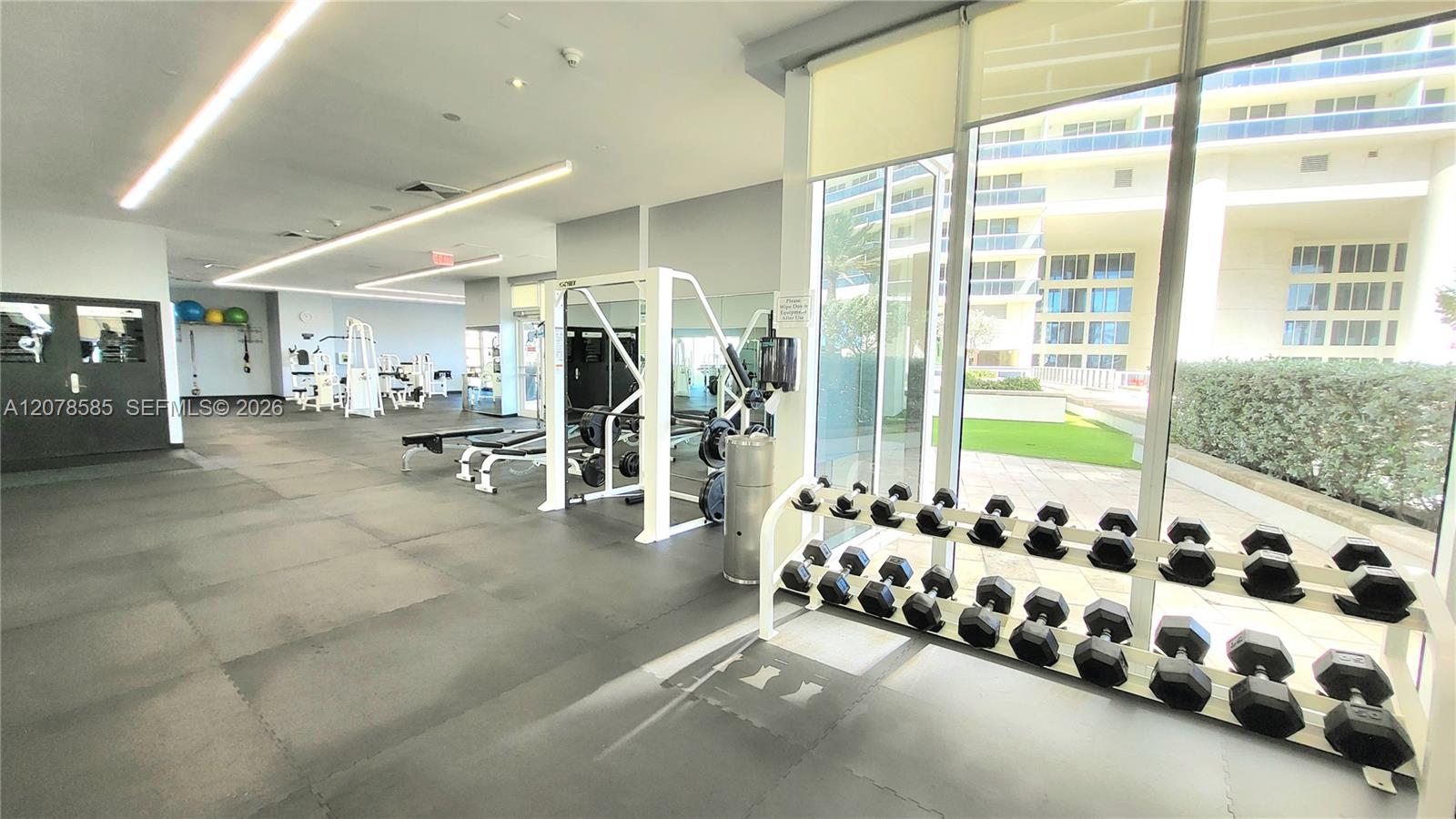 909 2 / 1 1086 sq. ft. $ 2026-08-27 0 foto