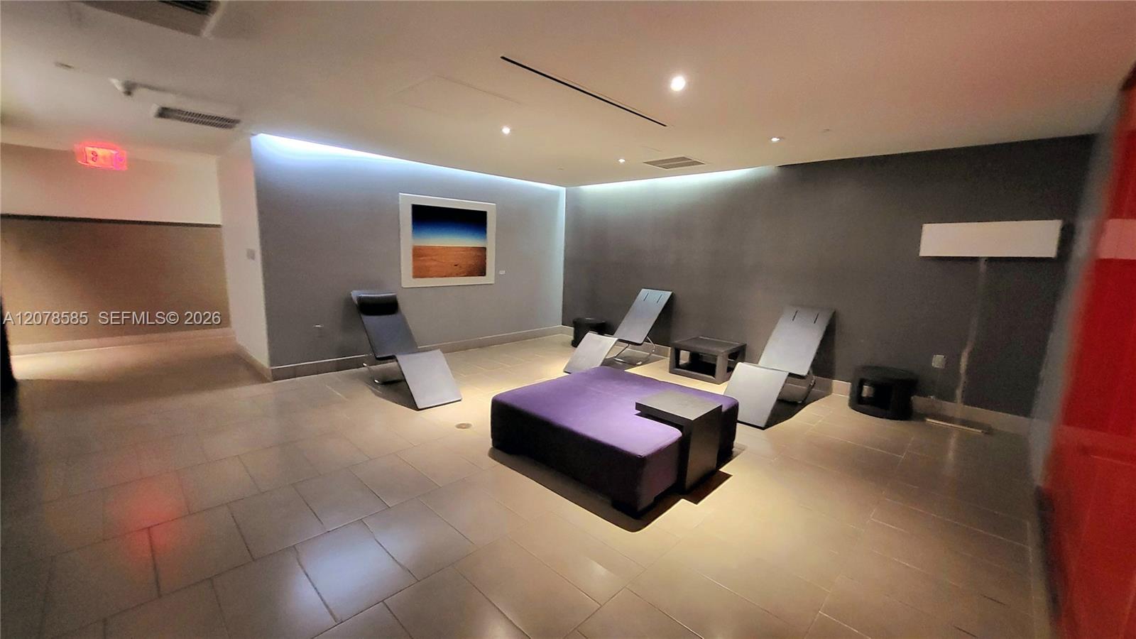 909 2 / 1 1086 sq. ft. $ 2026-08-27 0 foto
