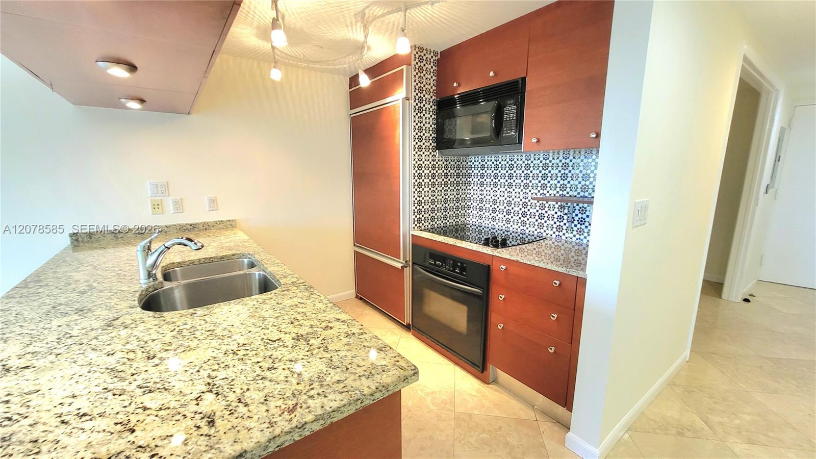 909 2 / 1 1086 sq. ft. $ 2026-08-27 0 foto
