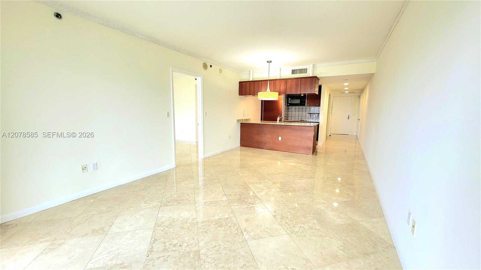 909 2 / 1 1086 sq. ft. $ 2026-08-27 0 foto