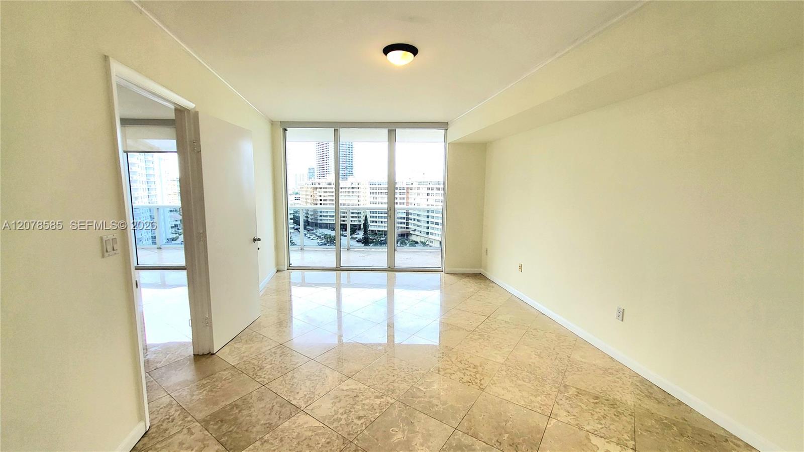 909 2 / 1 1086 sq. ft. $ 2026-08-27 0 foto