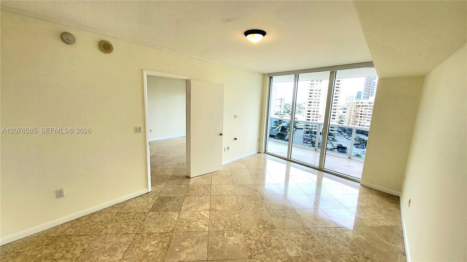 909 2 / 1 1086 sq. ft. $ 2026-08-27 0 foto