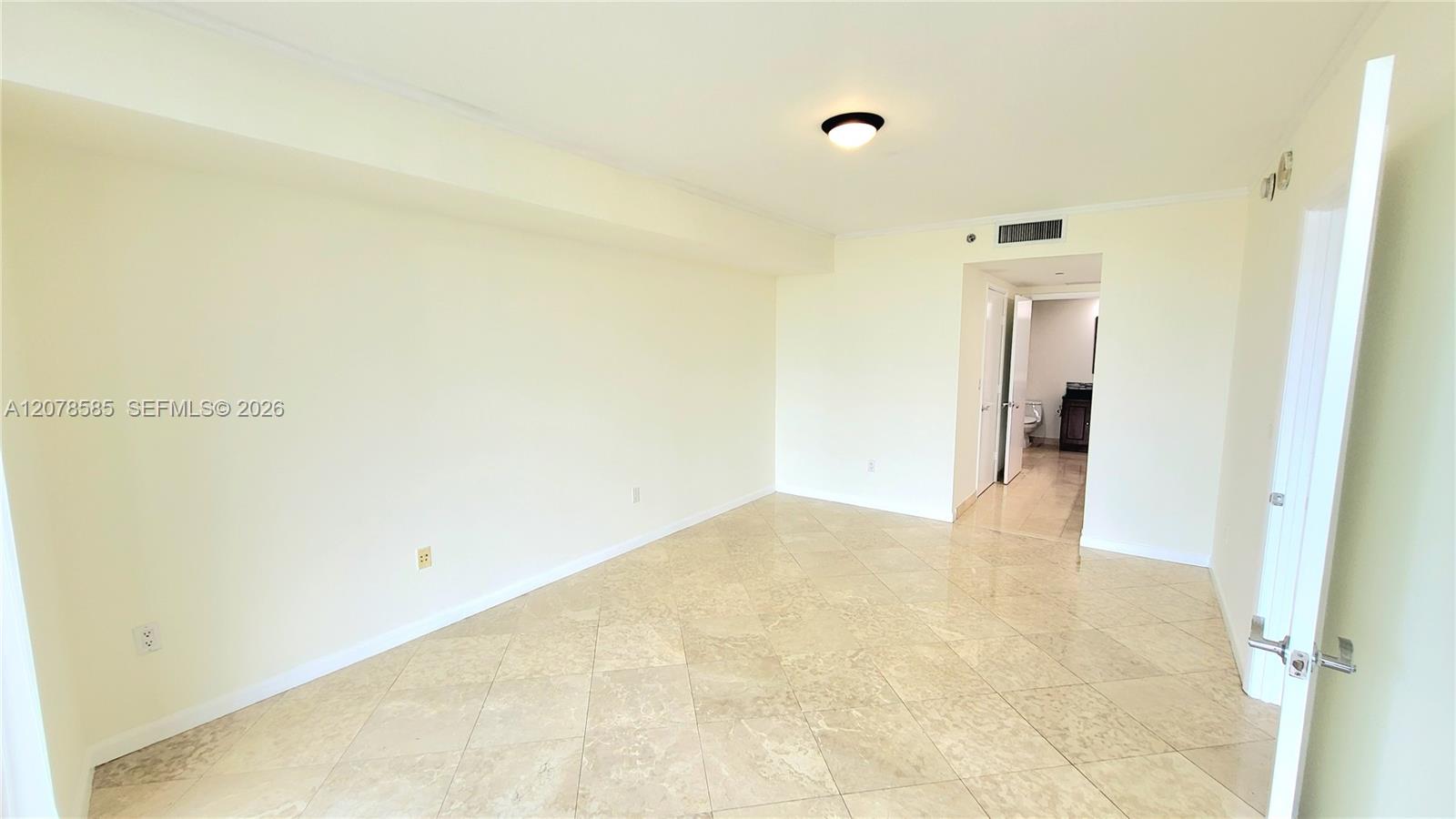 909 2 / 1 1086 sq. ft. $ 2026-08-27 0 foto