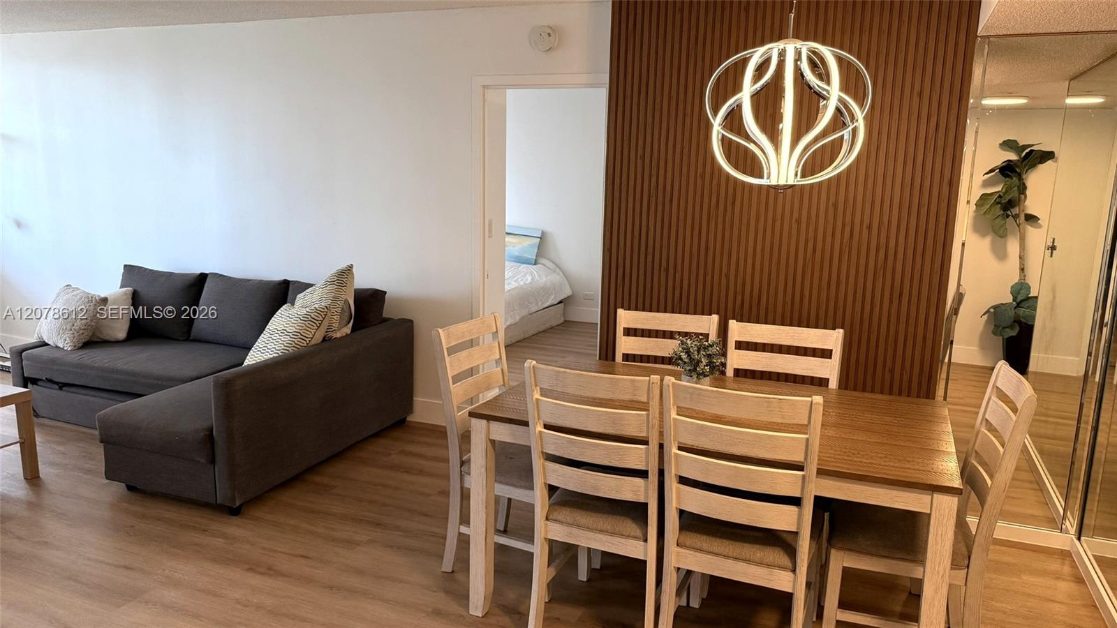Ver detalles 608 2 / 2 1087 sq. ft. $ 2026-08-27 0 foto