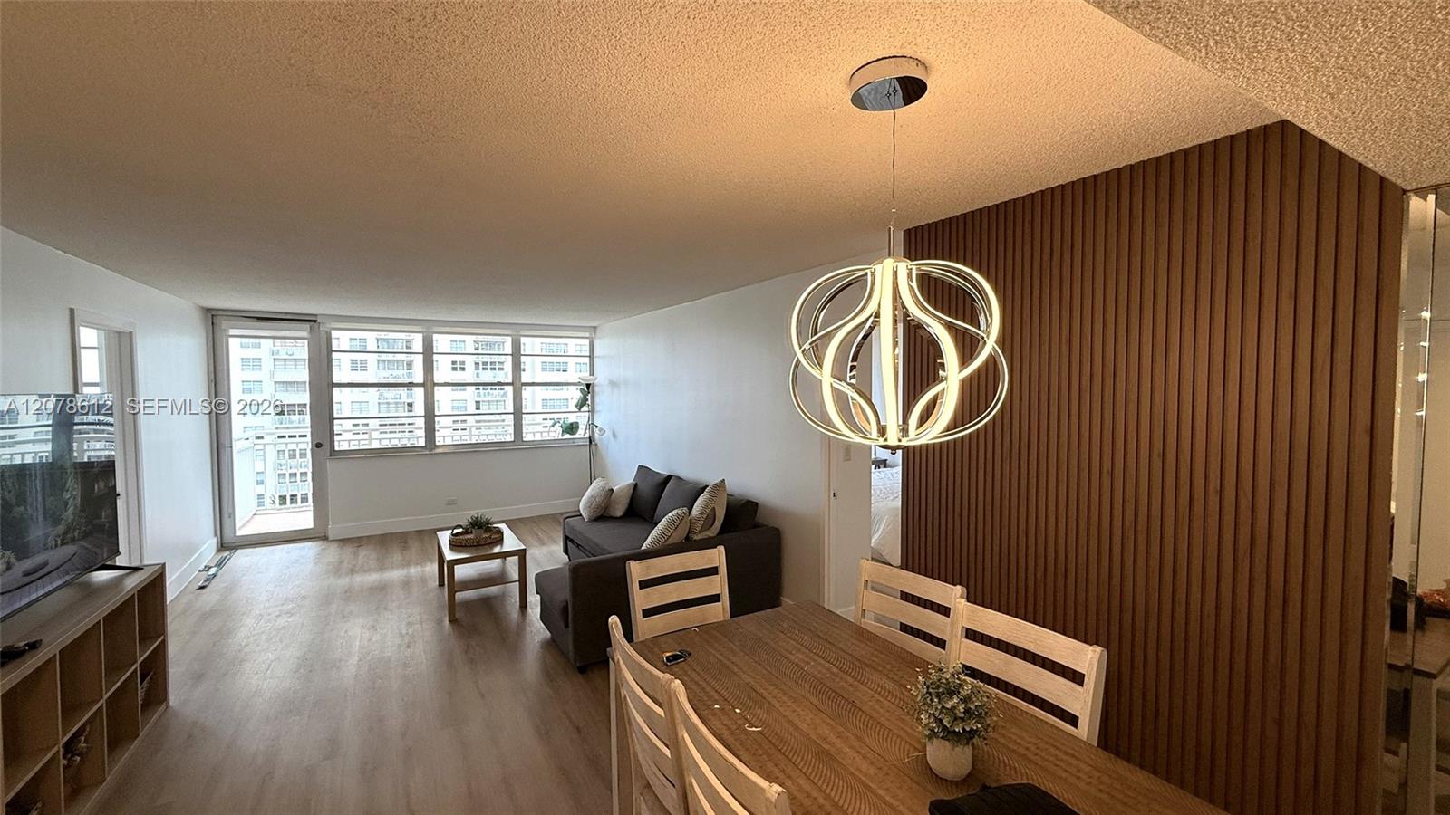Ver detalles 608 2 / 2 1087 sq. ft. $ 2026-08-27 0 foto