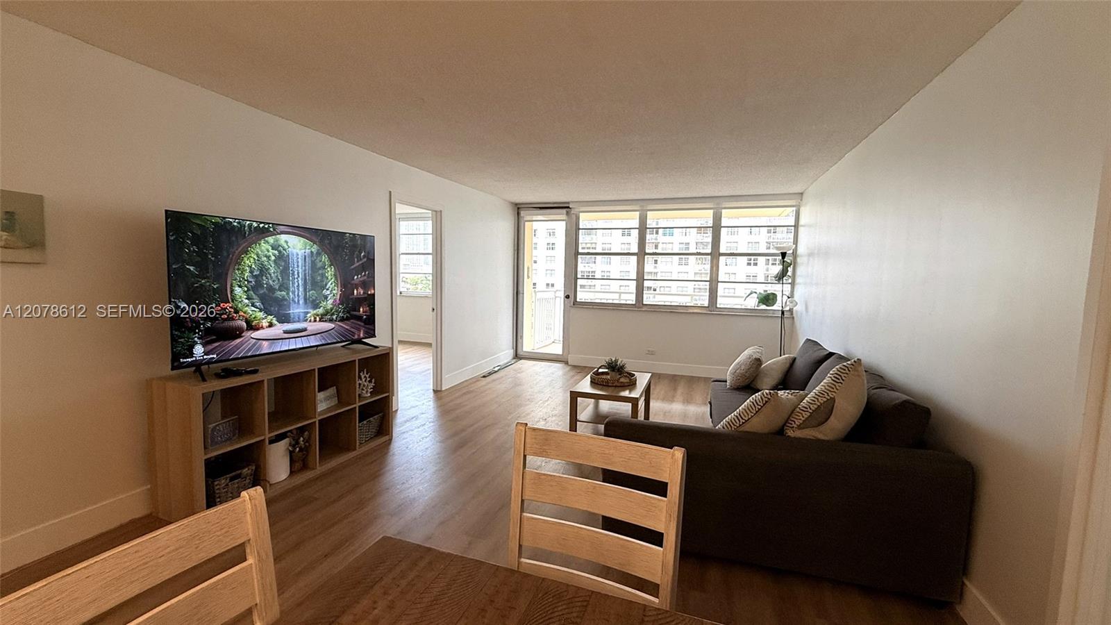 Ver detalles 608 2 / 2 1087 sq. ft. $ 2026-08-27 0 foto