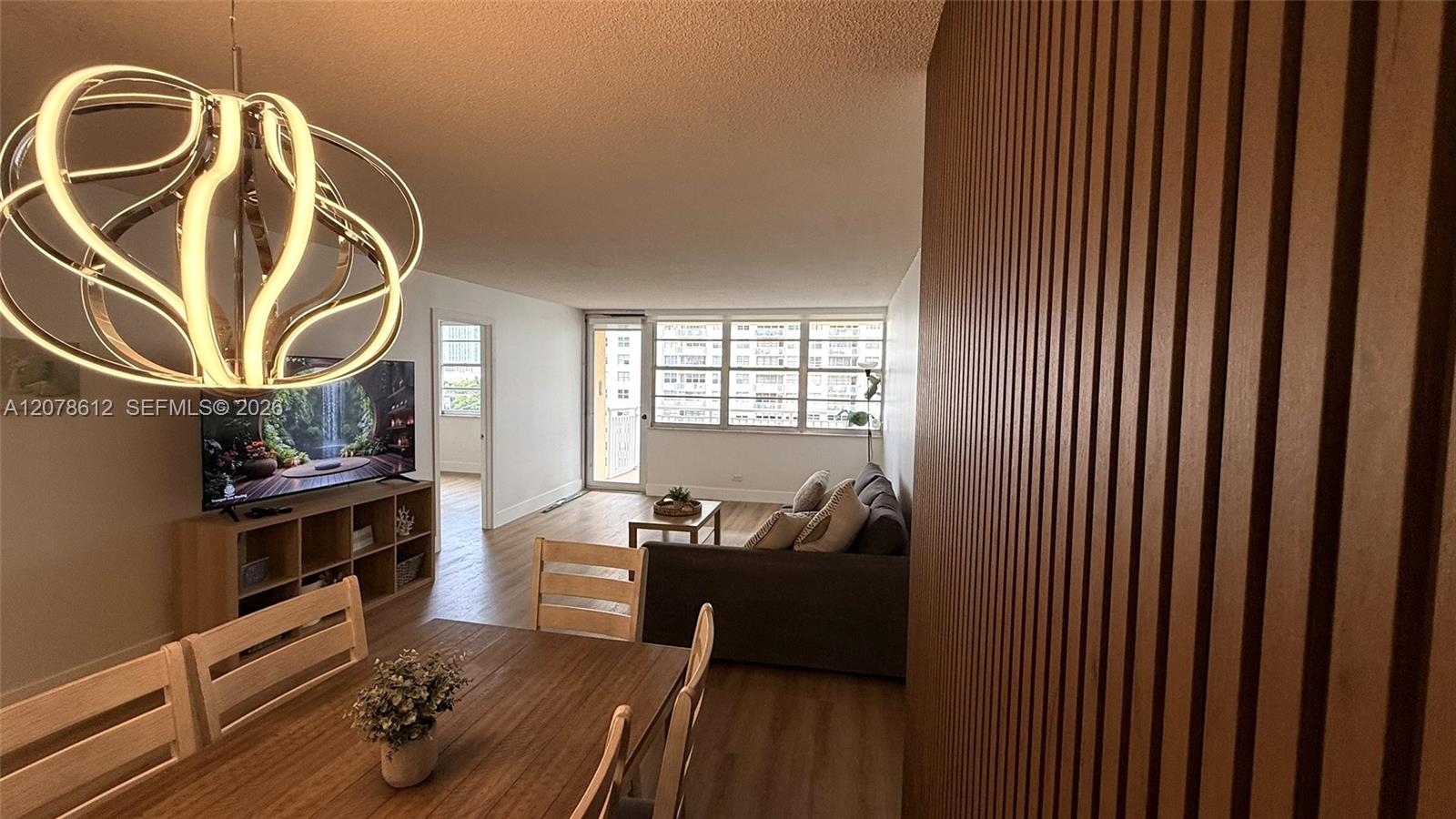 Ver detalles 608 2 / 2 1087 sq. ft. $ 2026-08-27 0 foto
