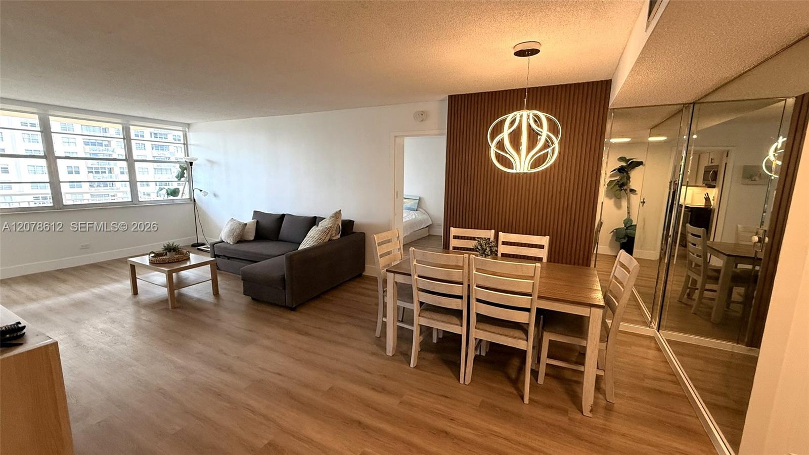 Ver detalles 608 2 / 2 1087 sq. ft. $ 2026-08-27 0 foto