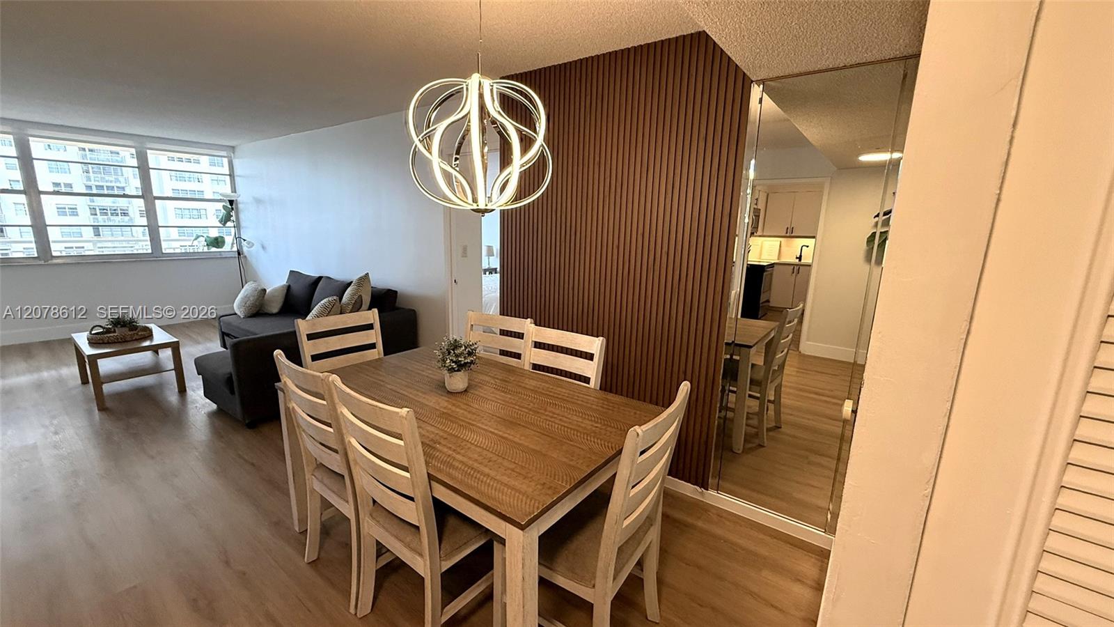 Ver detalles 608 2 / 2 1087 sq. ft. $ 2026-08-27 0 foto