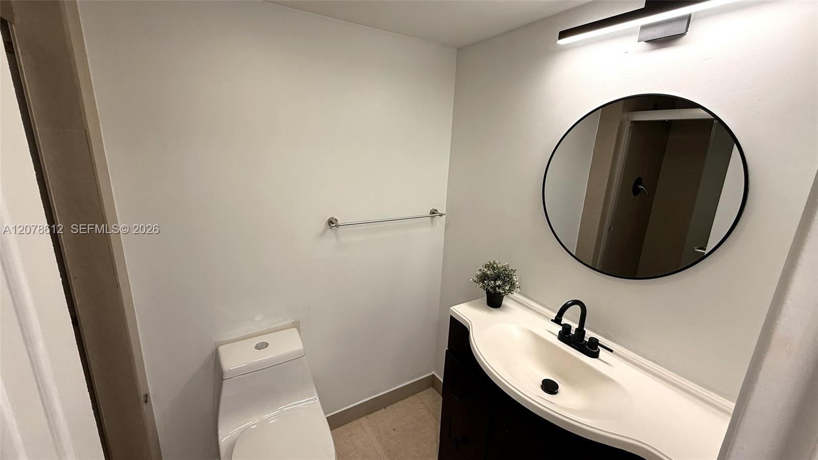 Ver detalles 608 2 / 2 1087 sq. ft. $ 2026-08-27 0 foto