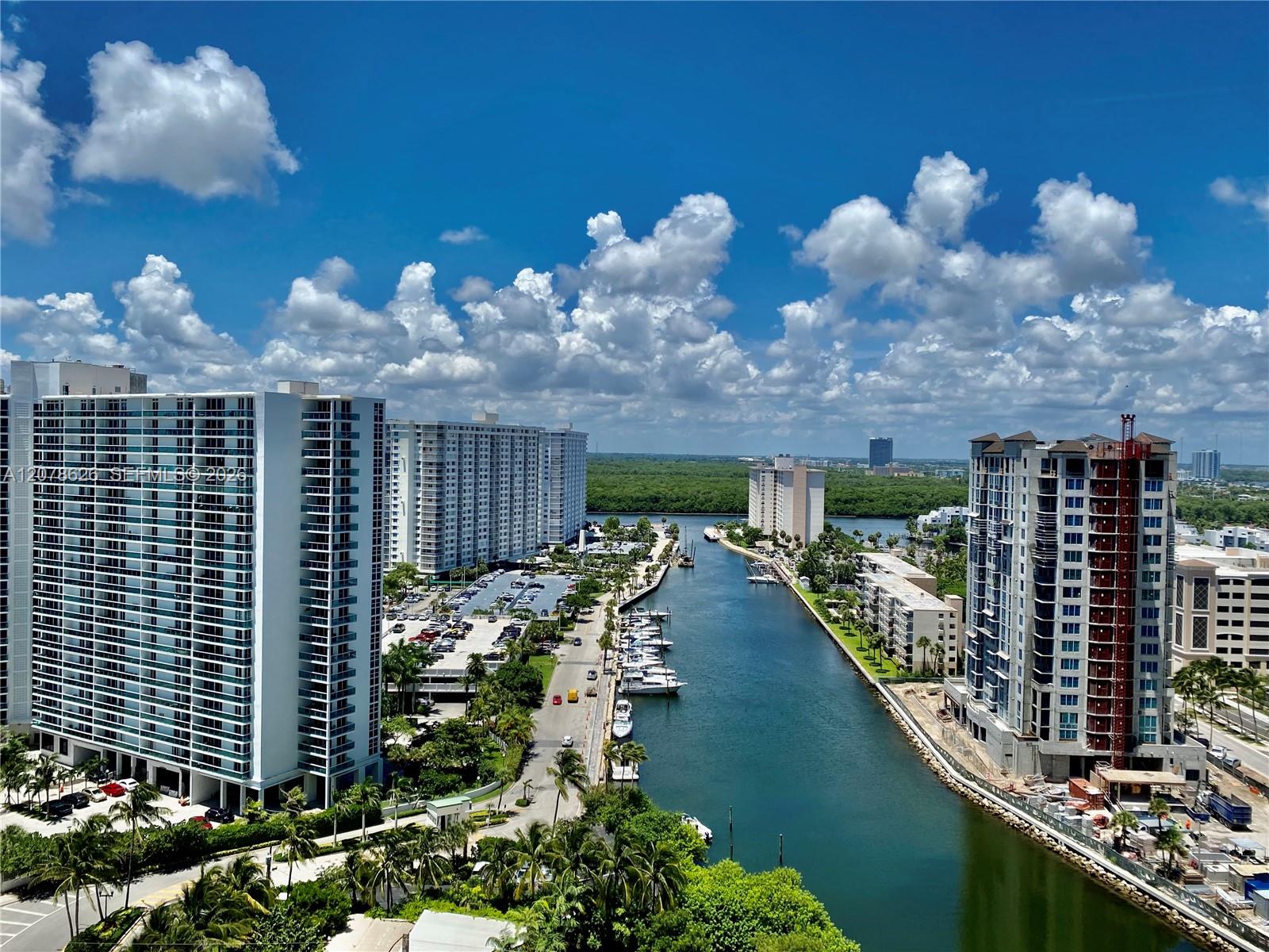 1605 2 / 2 1463 sq. ft. $ 2026-08-27 0 foto