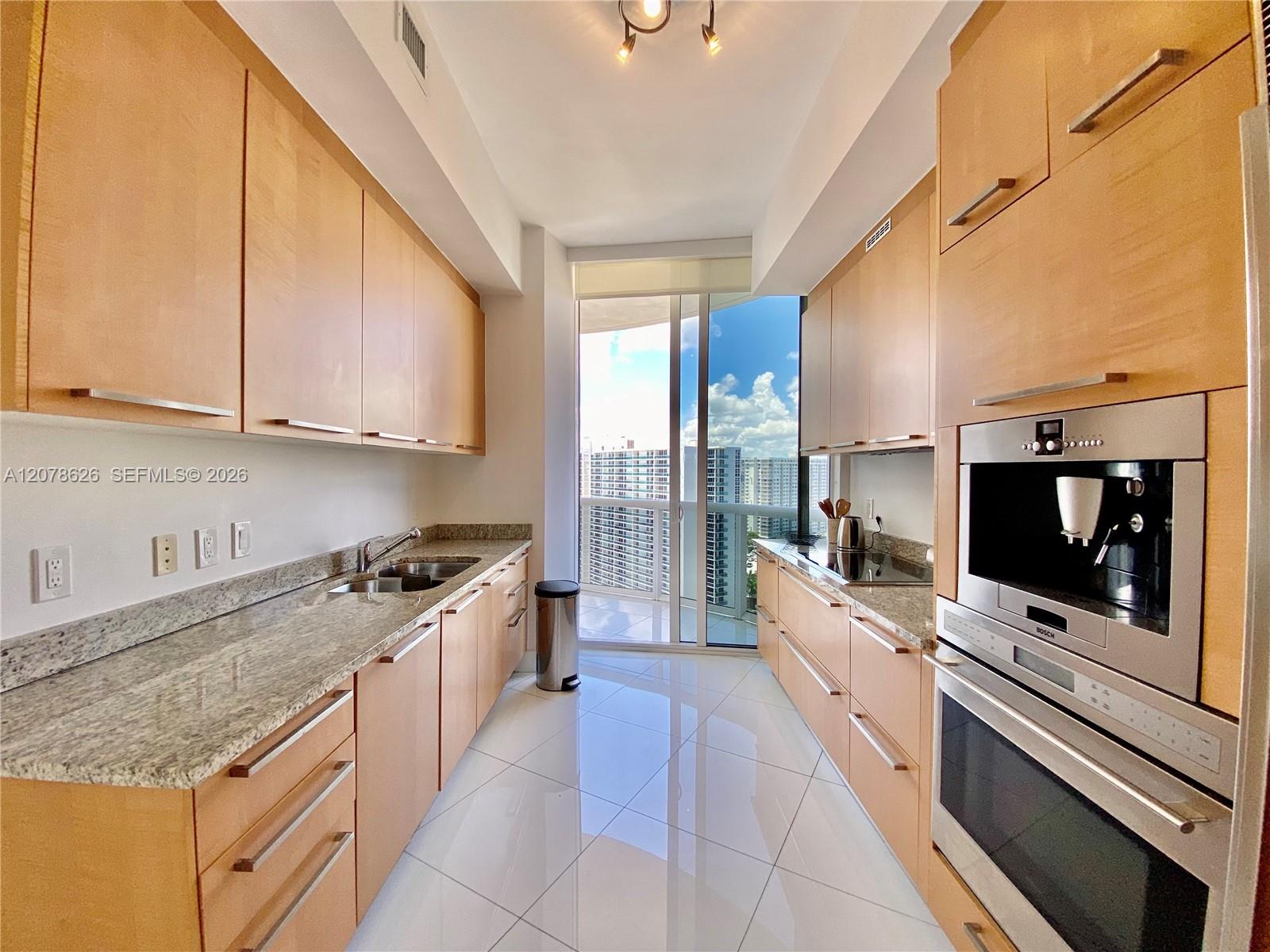 1605 2 / 2 1463 sq. ft. $ 2026-08-27 0 foto