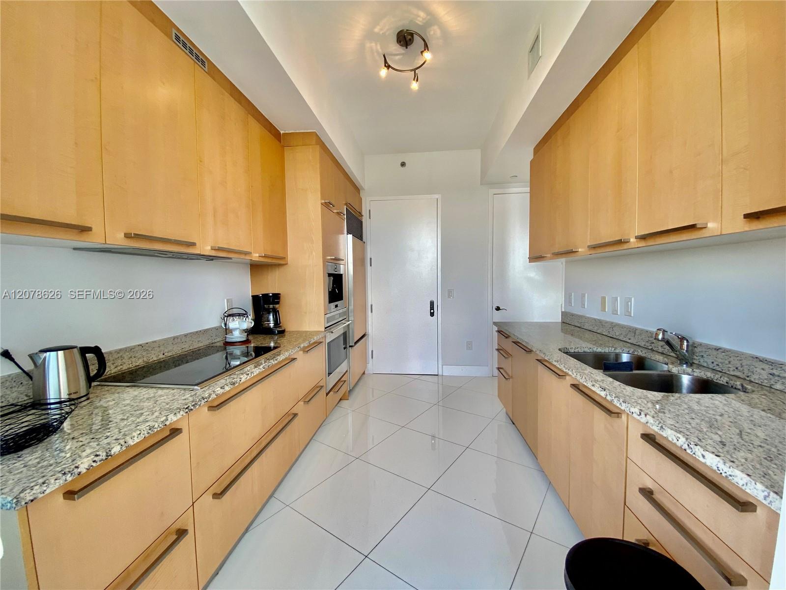 1605 2 / 2 1463 sq. ft. $ 2026-08-27 0 foto