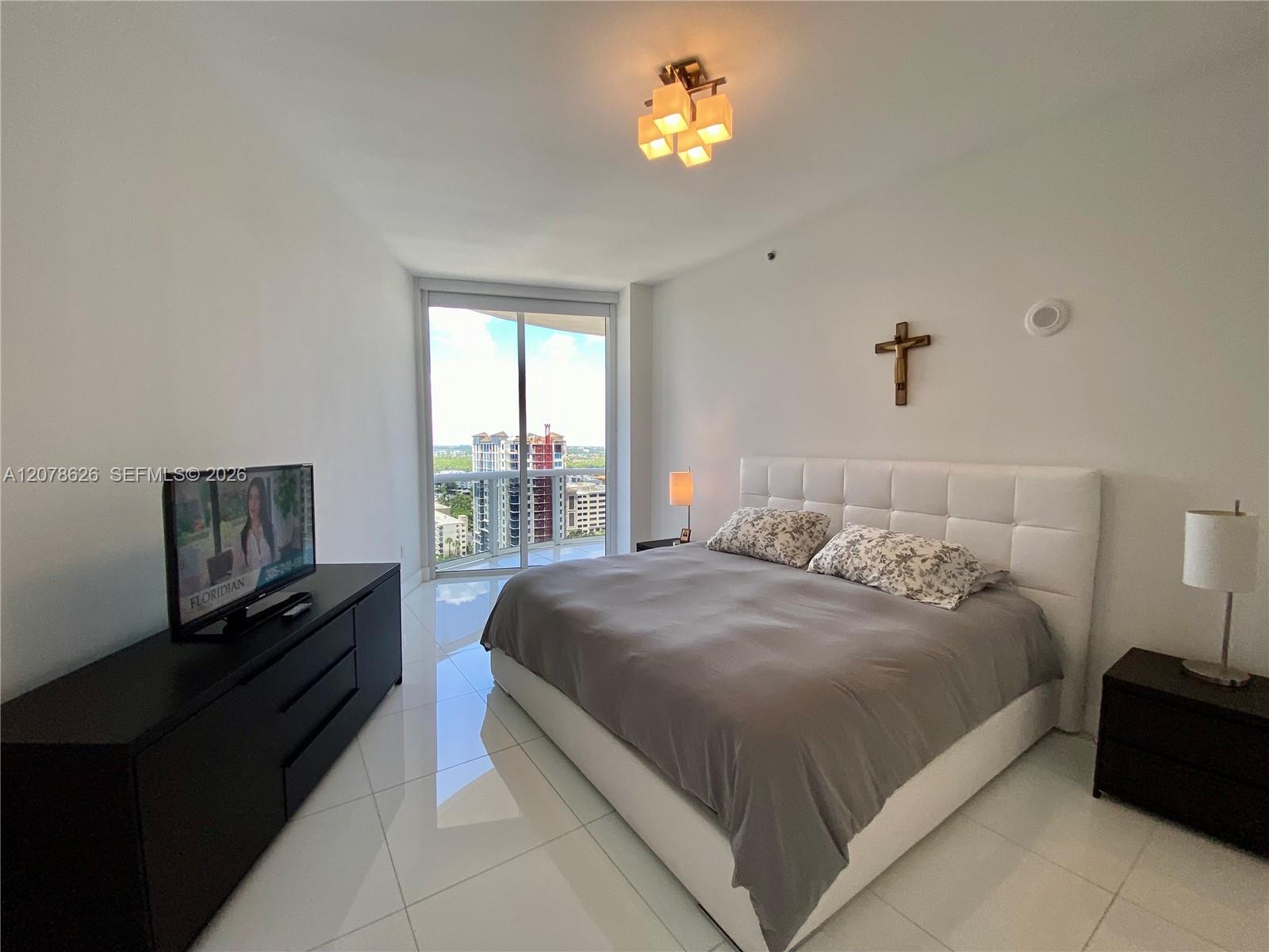 1605 2 / 2 1463 sq. ft. $ 2026-08-27 0 foto