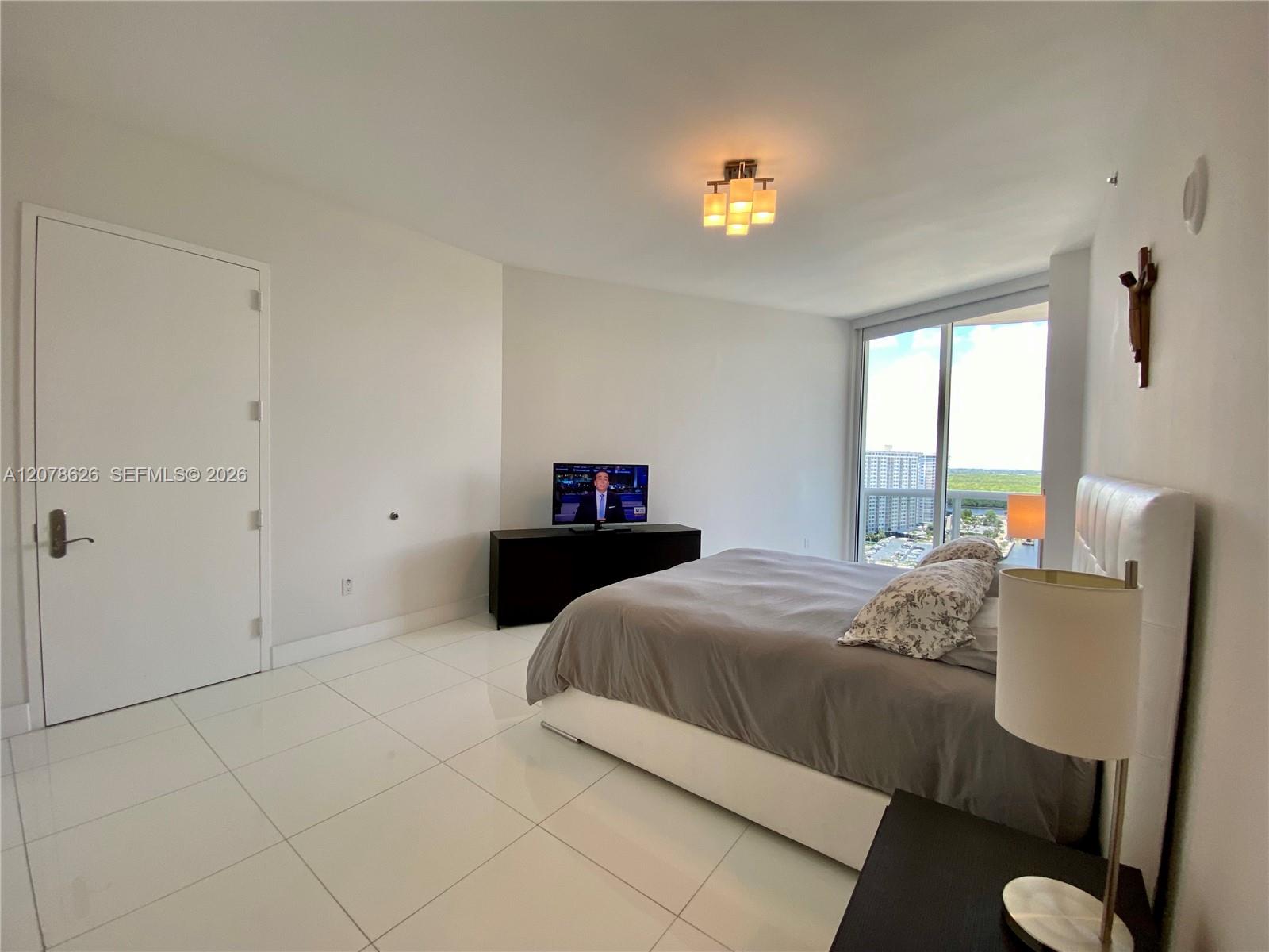 1605 2 / 2 1463 sq. ft. $ 2026-08-27 0 foto