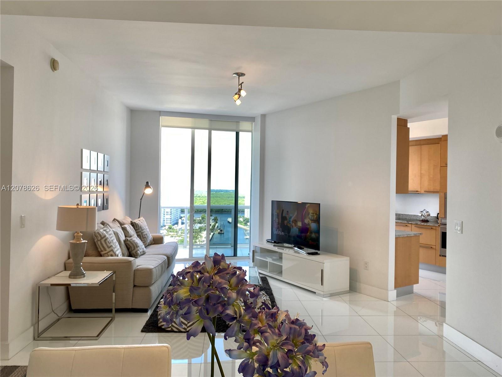 1605 2 / 2 1463 sq. ft. $ 2026-08-27 0 foto