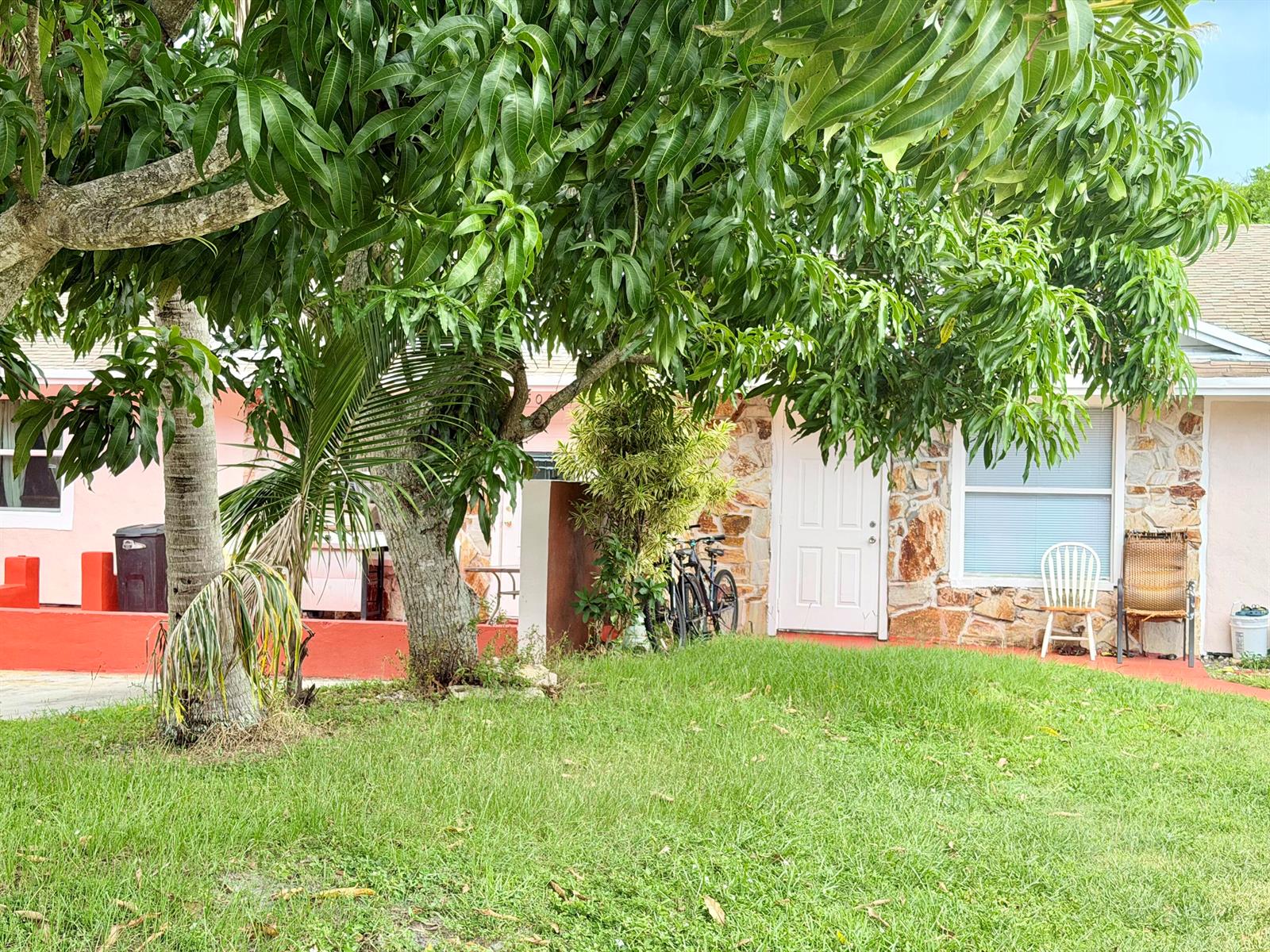   / 0 2220 sq. ft. $ 2026-08-28 0 Photo