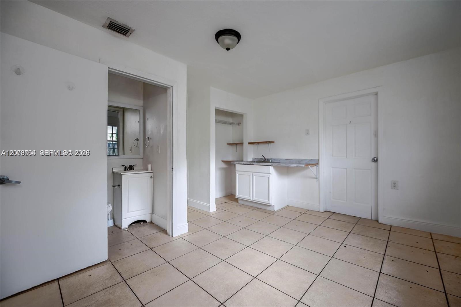 Ver detalles / 1535 sq. ft. $ 2026-08-27 0 foto