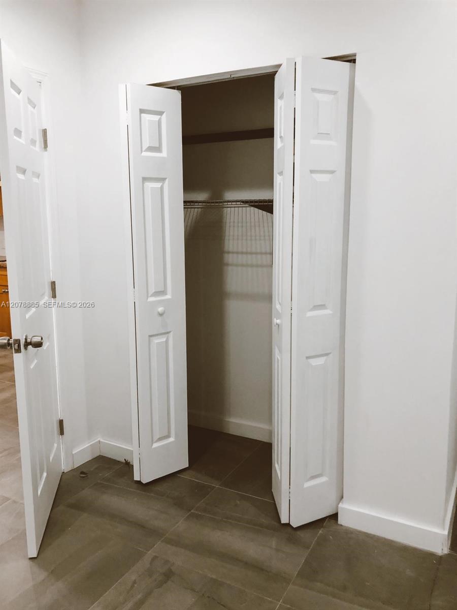   /  936 sq. ft. $ 2026-08-27 0 foto