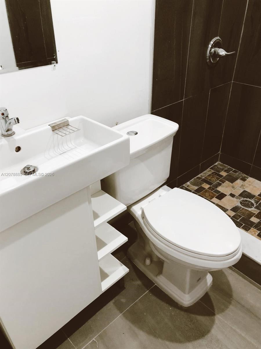   /  936 sq. ft. $ 2026-08-27 0 foto