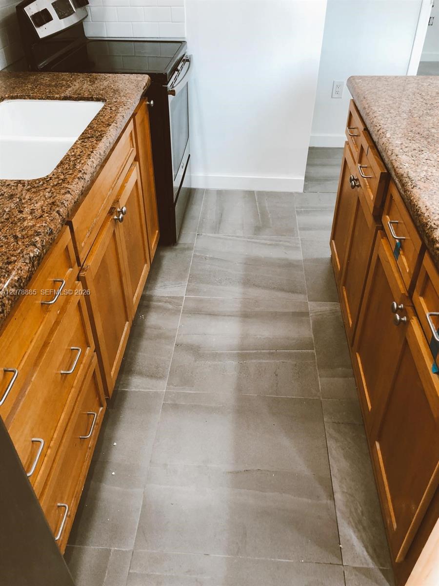   /  936 sq. ft. $ 2026-08-27 0 foto